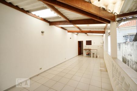Casa para alugar com 225m², 4 quartos e 2 vagas Casa para alugar com 225m², 4 quartos e 2 vagasTerraço