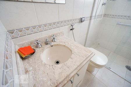 Casa para alugar com 225m², 4 quartos e 2 vagas Casa para alugar com 225m², 4 quartos e 2 vagasDetalhe banheiro social 01