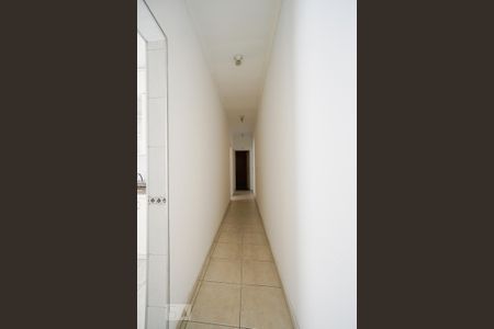 Casa para alugar com 225m², 4 quartos e 2 vagas Casa para alugar com 225m², 4 quartos e 2 vagasCorredor quartos