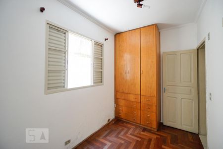 Casa para alugar com 225m², 4 quartos e 2 vagas Casa para alugar com 225m², 4 quartos e 2 vagasQuarto 01
