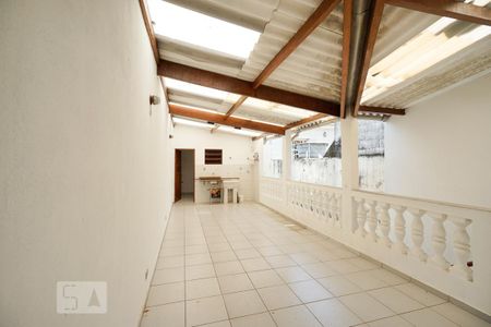 Casa para alugar com 225m², 4 quartos e 2 vagas Casa para alugar com 225m², 4 quartos e 2 vagasTerraço