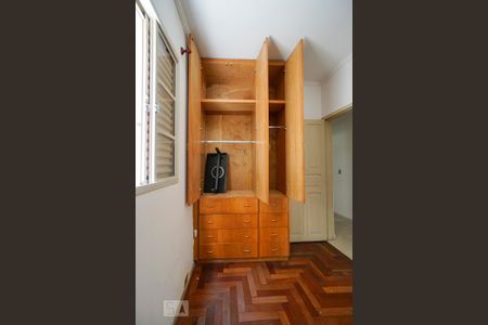Casa para alugar com 225m², 4 quartos e 2 vagas Casa para alugar com 225m², 4 quartos e 2 vagasQuarto 01
