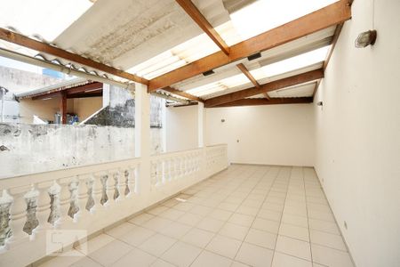 Casa para alugar com 225m², 4 quartos e 2 vagas Casa para alugar com 225m², 4 quartos e 2 vagasTerraço
