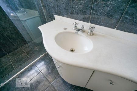 Casa para alugar com 225m², 4 quartos e 2 vagas Casa para alugar com 225m², 4 quartos e 2 vagasDetalhe banheiro social 02