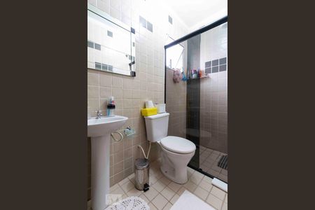 Casa de condomínio à venda com 131m², 3 quartos e 2 vagasBanheiro Corredor