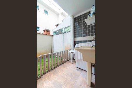 Casa de condomínio à venda com 131m², 3 quartos e 2 vagasÁrea de Serviço