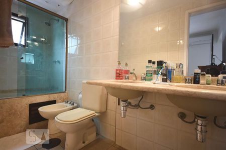 Apartamento à venda com 142m², 4 quartos e 4 vagasBanheiro 2 Suíte 2 