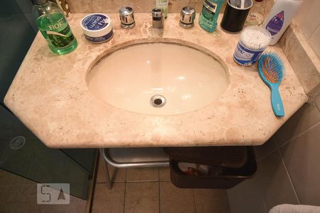 Apartamento à venda com 142m², 4 quartos e 4 vagasDetalhe do Banheiro Suíte 1