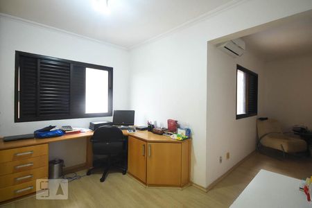 Apartamento à venda com 142m², 4 quartos e 4 vagasSuíte 2