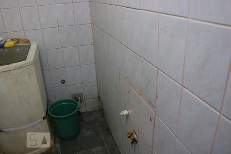 Casa à venda com 670m², 3 quartos e 8 vagasBanheiro de Serviço