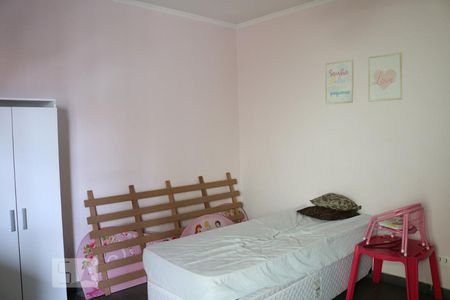 Casa à venda com 670m², 3 quartos e 8 vagasQuarto 2