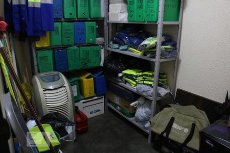 Casa à venda com 670m², 3 quartos e 8 vagasEscritório