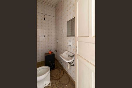 Casa à venda com 180m², 2 quartos e 1 vagaBanheiro de Serviço