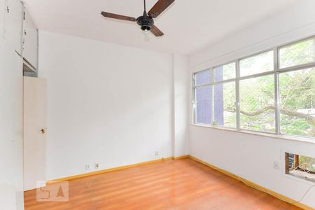 Apartamento à venda com 110m², 2 quartos e 1 vagaQuarto 2
