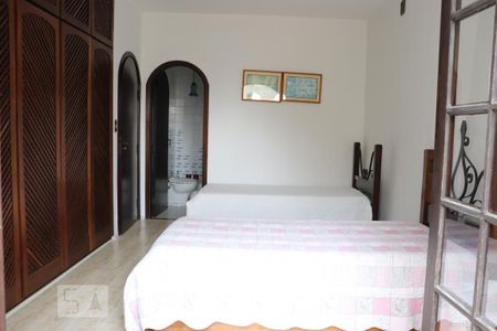 Casa à venda com 420m², 3 quartos e 6 vagasQuarto Suíte 2