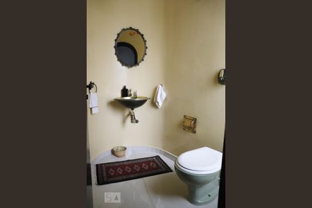 Casa à venda com 420m², 3 quartos e 6 vagasLavabo 1