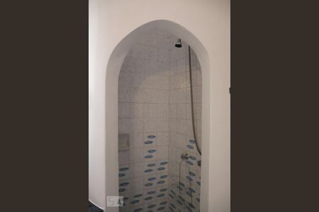 Casa à venda com 420m², 3 quartos e 6 vagasBanheiro da Suíte 2