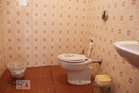 Casa à venda com 420m², 3 quartos e 6 vagasBanheiro de Serviço