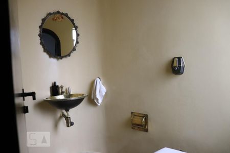 Casa à venda com 420m², 3 quartos e 6 vagasLavabo 1