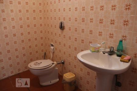 Casa à venda com 420m², 3 quartos e 6 vagasBanheiro de Serviço