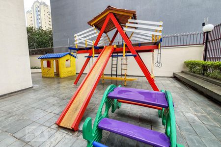 Apartamento à venda com 138m², 4 quartos e 4 vagas Apartamento à venda com 138m², 4 quartos e 4 vagasÁrea Comum - Playground