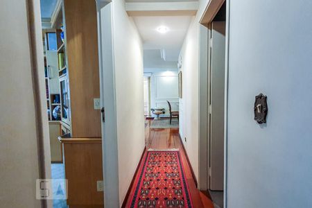 Apartamento à venda com 138m², 4 quartos e 4 vagas Apartamento à venda com 138m², 4 quartos e 4 vagasCorredor