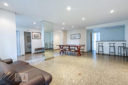 Apartamento à venda com 138m², 4 quartos e 4 vagas Apartamento à venda com 138m², 4 quartos e 4 vagasÁrea comum - Salão de festas