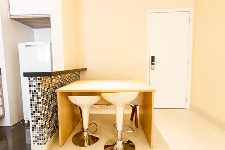 Sala de apartamento à venda com 2 quartos, 65m² em Campo Belo, São Paulo