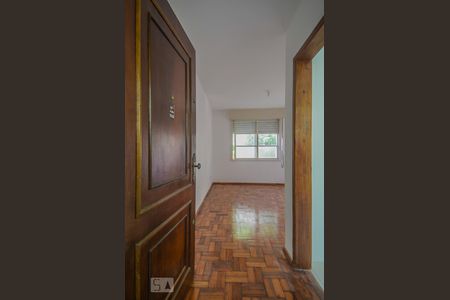 Entrada de apartamento para alugar com 3 quartos, 76m² em Cristal, Porto Alegre