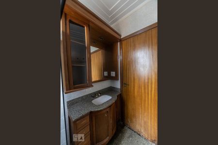 Apartamento à venda com 427m², 4 quartos e 4 vagasBanheiro Suite 2