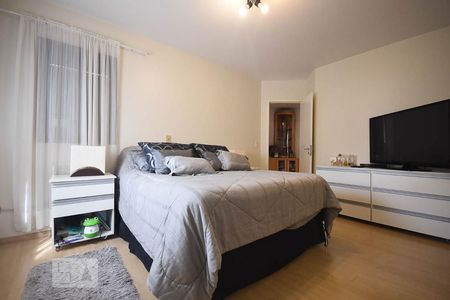 Apartamento à venda com 145m², 3 quartos e 2 vagasSuíte 2