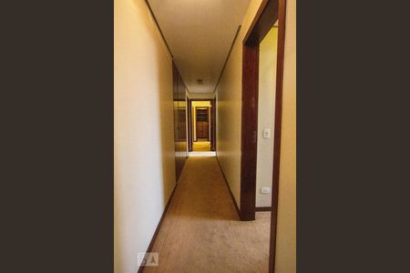 Apartamento à venda com 240m², 4 quartos e 3 vagasCorredor