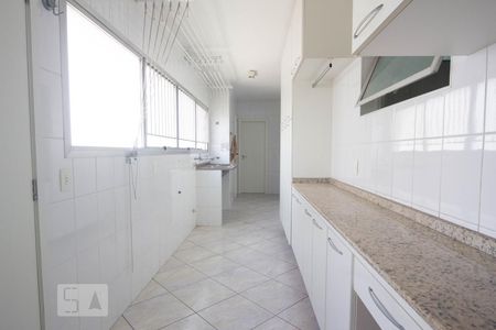 Apartamento à venda com 240m², 4 quartos e 3 vagasLavanderia