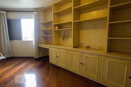 Apartamento à venda com 240m², 4 quartos e 3 vagasSala de tv