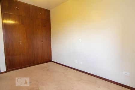 Apartamento à venda com 240m², 4 quartos e 3 vagasQuarto 2 