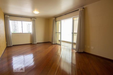 Apartamento à venda com 240m², 4 quartos e 3 vagasSala