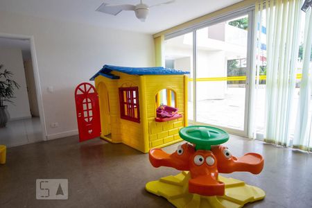 Apartamento à venda com 240m², 4 quartos e 3 vagasBrinquedoteca