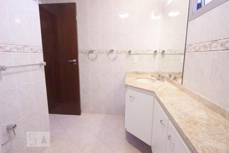 Apartamento à venda com 240m², 4 quartos e 3 vagasBanheiro