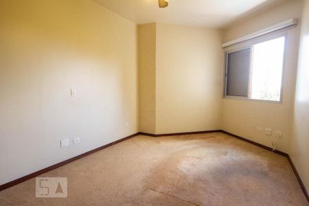Apartamento à venda com 240m², 4 quartos e 3 vagasQuarto 2