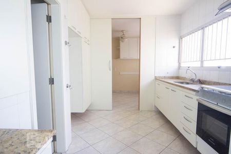 Apartamento à venda com 240m², 4 quartos e 3 vagasCozinha