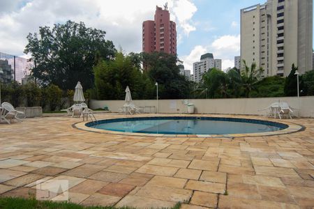 Apartamento à venda com 240m², 4 quartos e 3 vagasÁrea comum - Piscina