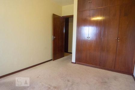 Apartamento à venda com 240m², 4 quartos e 3 vagasQuarto 2 