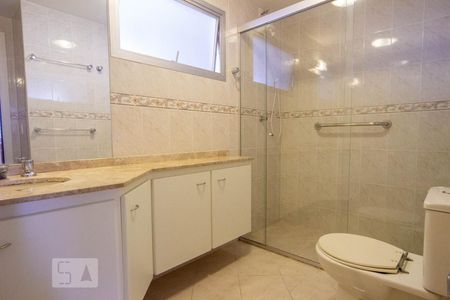 Apartamento à venda com 240m², 4 quartos e 3 vagasBanheiro