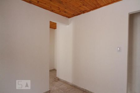 Quarto 1 de casa para alugar com 2 quartos, 45m² em Vila Continental, São Paulo
