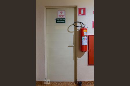Apartamento para alugar com 60m², 2 quartos e 1 vaga Apartamento para alugar com 60m², 2 quartos e 1 vagaSaída de Emergencia