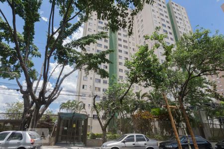 Apartamento para alugar com 60m², 2 quartos e 1 vaga Apartamento para alugar com 60m², 2 quartos e 1 vagaFachada