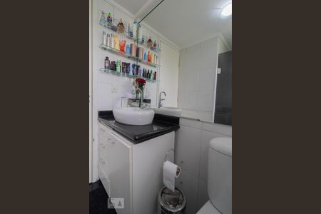 Banheiro de apartamento para alugar com 3 quartos, 70m² em Jardim Íris, São Paulo