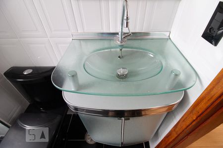 Apartamento à venda com 77m², 2 quartos e 1 vaga Apartamento à venda com 77m², 2 quartos e 1 vagaDetalhe banheiro