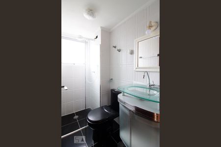 Apartamento à venda com 77m², 2 quartos e 1 vaga Apartamento à venda com 77m², 2 quartos e 1 vagaBanheiro