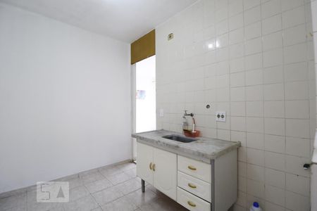 Cozinha de apartamento para alugar com 2 quartos, 51m² em Vila Inglesa, São Paulo